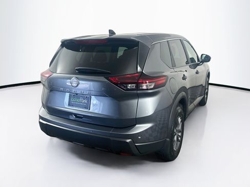Used 2025 Nissan Rogue S FWD image 9