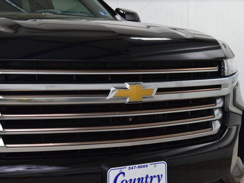 Used 2022 Chevrolet Tahoe High Country AWD/4WD image 11