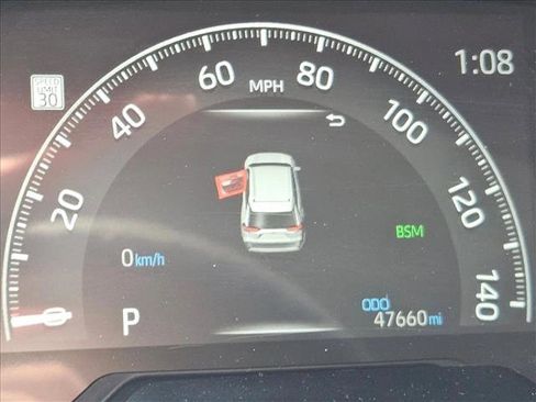 Used 2024 Toyota RAV4 XLE FWD image 9
