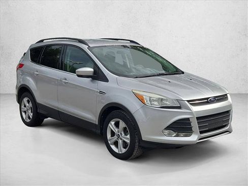 Used 2014 Ford Escape SE w/ Equipment Group 201A FWD image 3