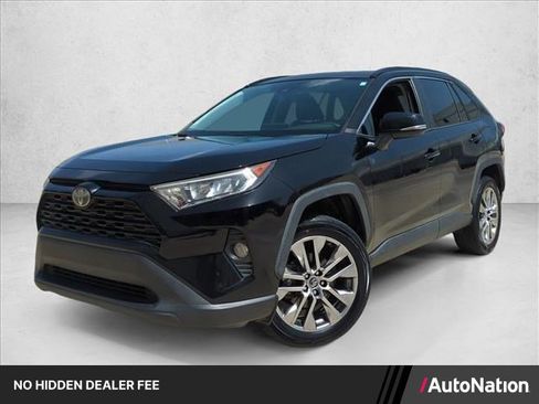 Used 2019 Toyota RAV4 XLE Premium FWD image 1
