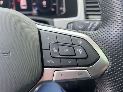 Used 2023 Volkswagen Atlas SEL R-Line AWD/4WD image 17