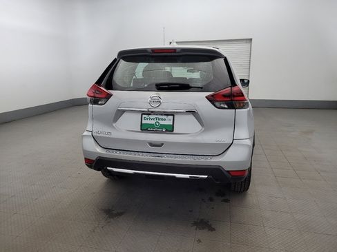 Used 2019 Nissan Rogue S image 7
