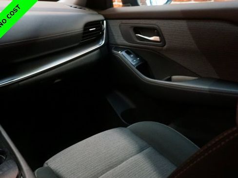 Used 2022 Nissan Rogue SV image 35