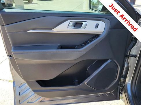 Used 2025 Ford Explorer Active image 14