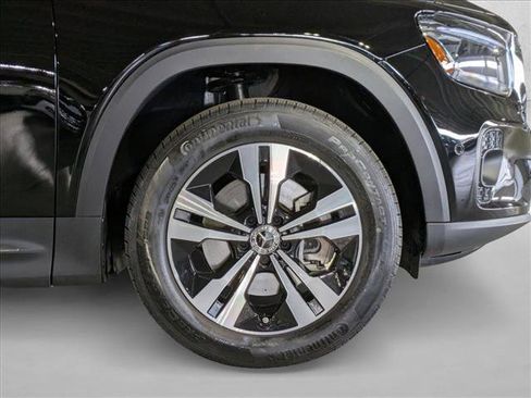 Certified 2025 Mercedes-Benz GLB 250 image 21