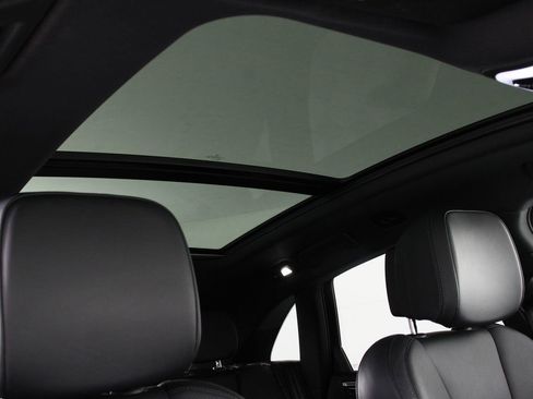 Certified 2024 Porsche Macan image 25