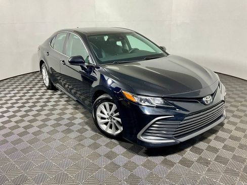 Used 2022 Toyota Camry LE AWD/4WD image 5