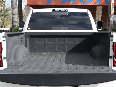 Used 2020 RAM 2500 Laramie w/ Night Edition AWD/4WD image 8