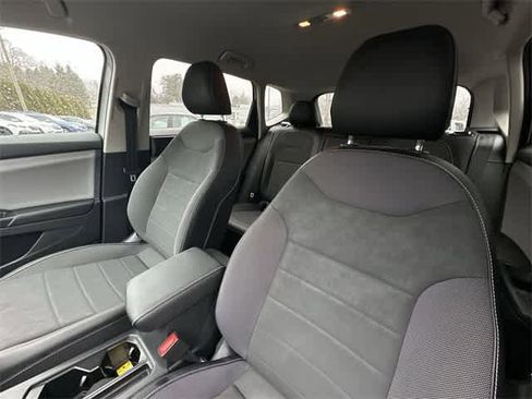 Used 2022 Volkswagen Taos SE image 15