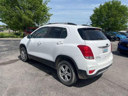 Used 2020 Chevrolet Trax LT w/ LT Convenience Package AWD/4WD image 3