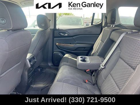 Used 2017 GMC Acadia SLE w/ LPO, Cargo Package FWD image 10