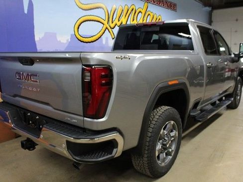 New 2026 GMC Sierra 2500 SLT AWD/4WD image 5