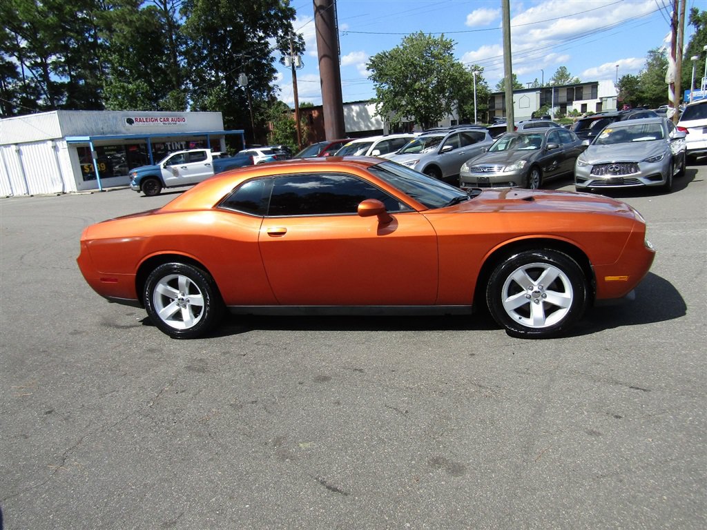 Used 2011 Dodge Challenger RWD image 7