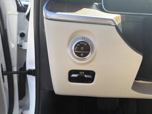 Used 2022 Mercedes-Benz C 300 4MATIC Sedan image 16