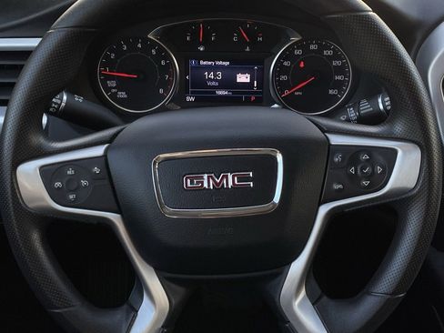 Used 2023 GMC Acadia SLE w/ Driver Convenience Package image 11