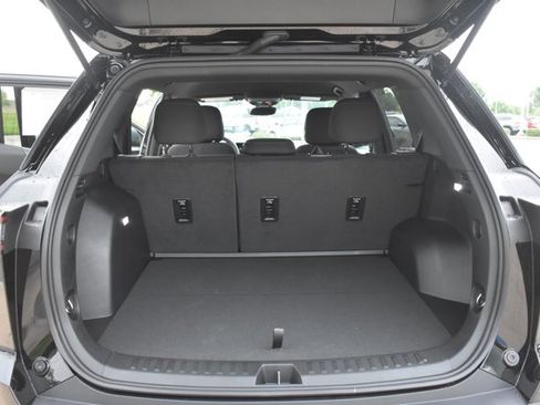 New 2026 Chevrolet Equinox LT w/ Safety and Technology Package FWD image 16