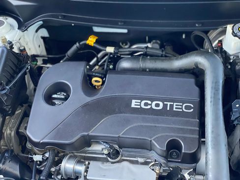 Used 2018 Chevrolet Equinox LS w/ LPO, Blackout Package image 39