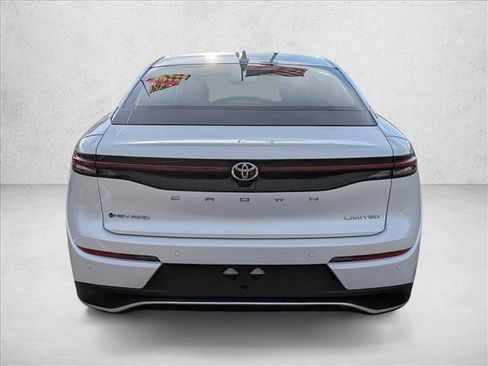 Used 2024 Toyota Crown Limited image 7