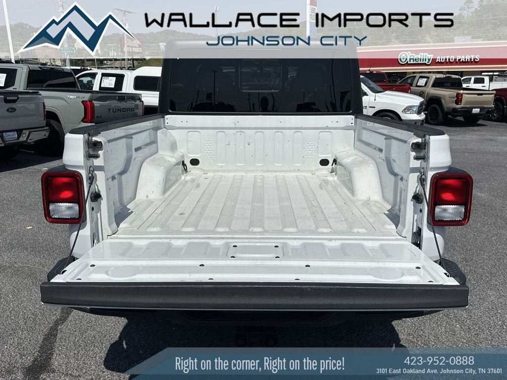 Used 2022 Jeep Gladiator Mojave w/ Cold Weather Group AWD/4WD image 44
