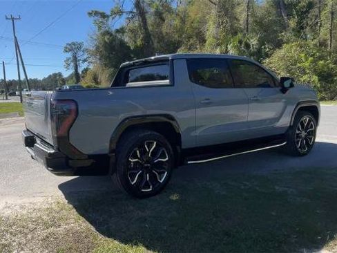 New 2025 GMC Sierra EV Denali image 8