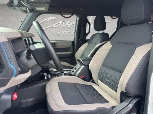 Used 2023 Ford Bronco Wildtrak image 19