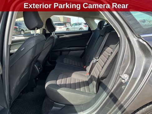 Used 2020 Ford Fusion SE FWD image 15