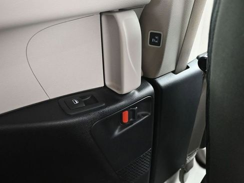Used 2023 Chrysler Voyager LX FWD image 23