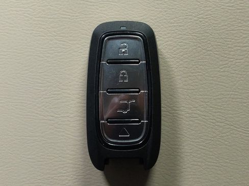 Used 2018 Nissan Armada SL w/ Premium Package image 32