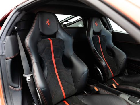 Used 2012 Ferrari 458 Italia Coupe RWD image 7