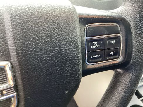 Used 2019 Dodge Grand Caravan SE w/ UConnect Hands-Free Group image 34