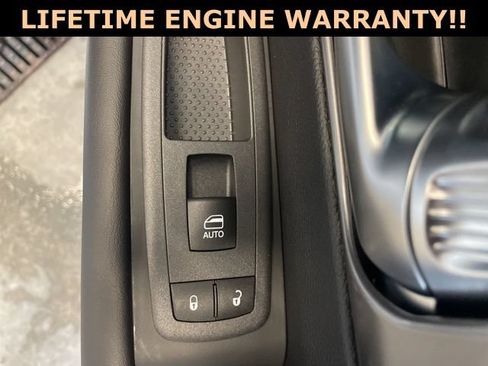 New 2026 Chrysler Pacifica Select w/ S Appearance Package AWD/4WD image 39