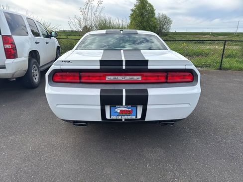 Used 2012 Dodge Challenger R/T image 3