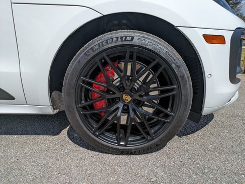 Used 2022 Porsche Macan GTS AWD/4WD image 11
