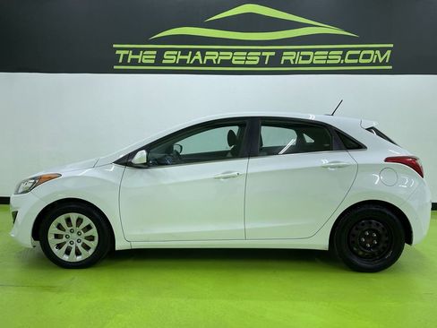 Used 2017 Hyundai Elantra GT image 6