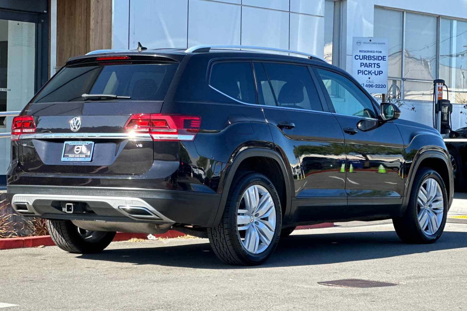 Used 2019 Volkswagen Atlas SE w/ Towing Package FWD image 2