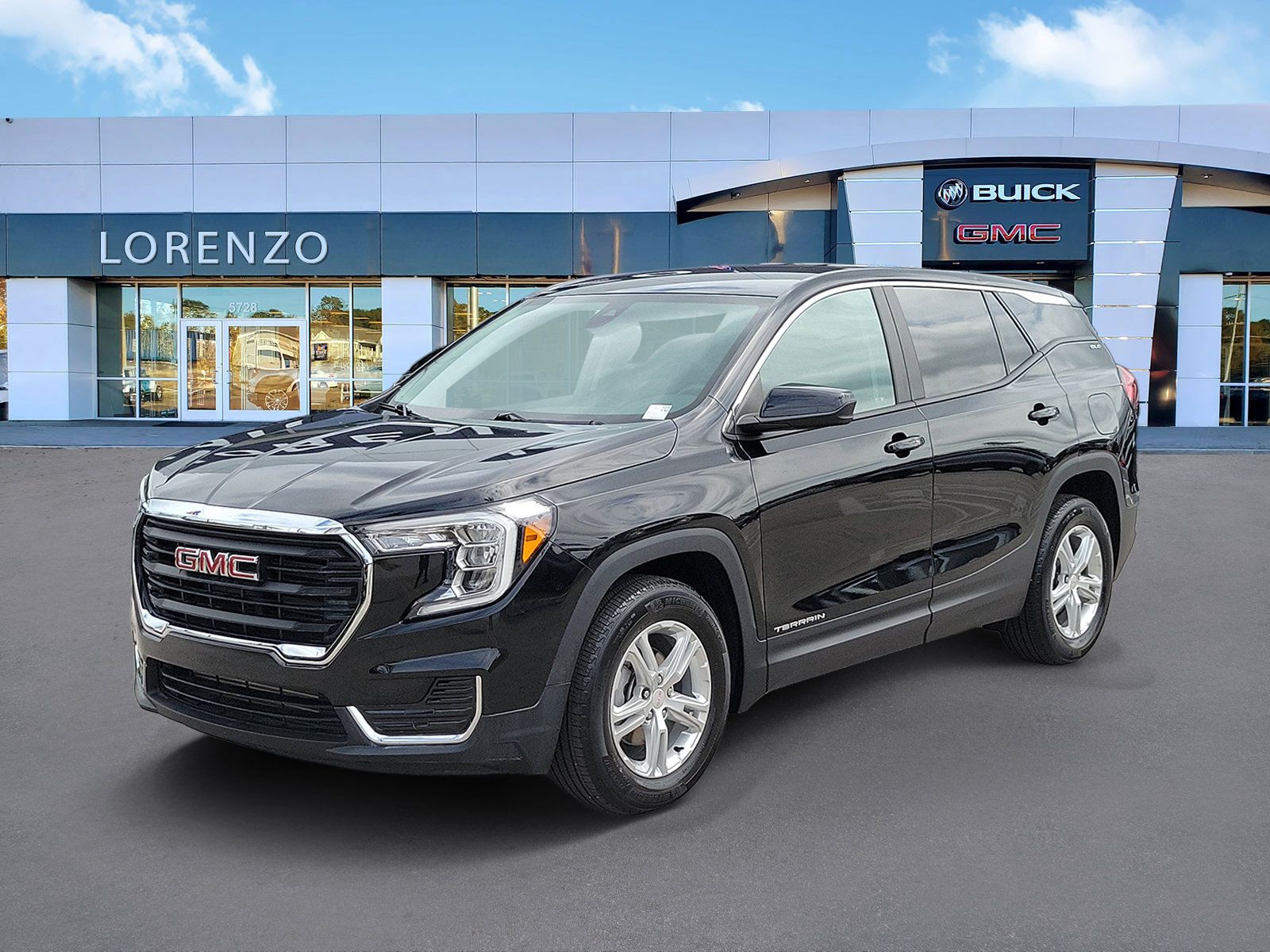 Used 2024 GMC Terrain SLE FWD image 1