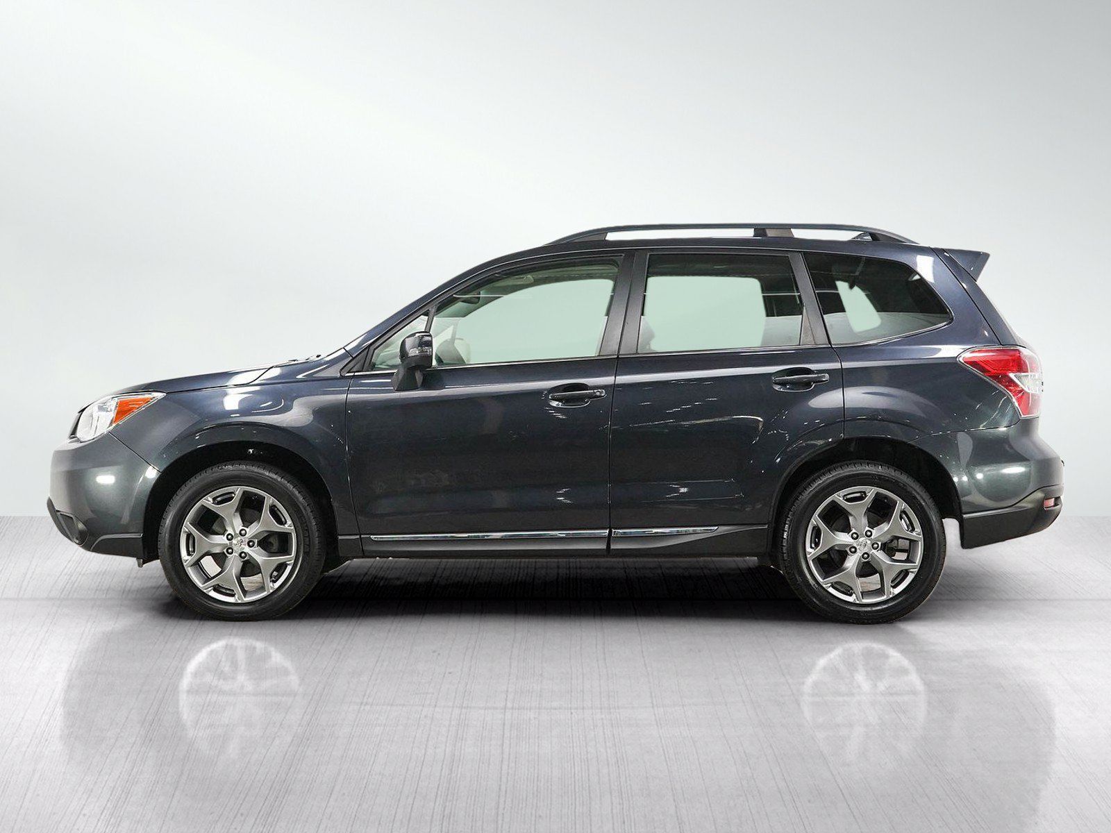 Used 2016 Subaru Forester 2.5i Touring w/ Popular Package #2 AWD/4WD image 2