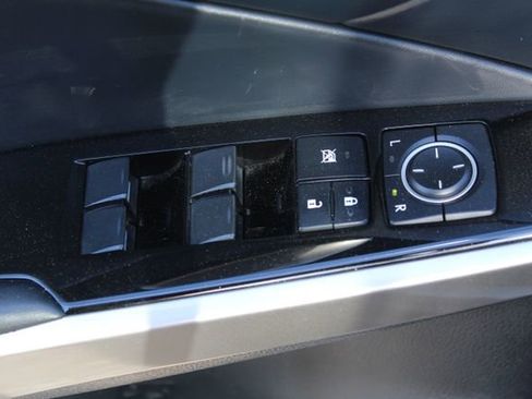 Used 2018 Lexus IS 300 image 11