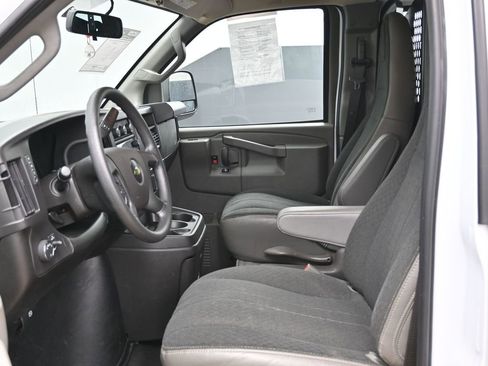 Used 2024 Chevrolet Express 2500 w/ Driver Convenience Package image 18