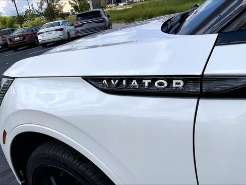 Used 2025 Lincoln Aviator Reserve w/ Jet Appearance Package AWD/4WD image 4