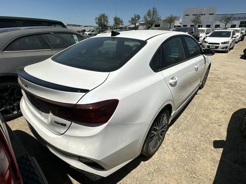 Used 2023 Kia Forte GT-Line w/ GT-Line Premium Package FWD image 3