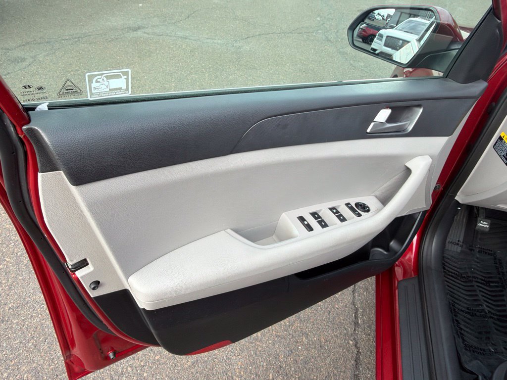 Used 2016 Hyundai Sonata SE FWD image 10