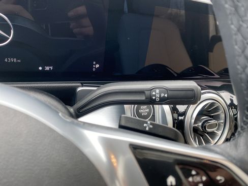 Used 2025 Mercedes-Benz GLB 250 4MATIC image 18