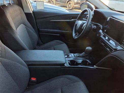 Used 2025 Toyota Camry LE image 9