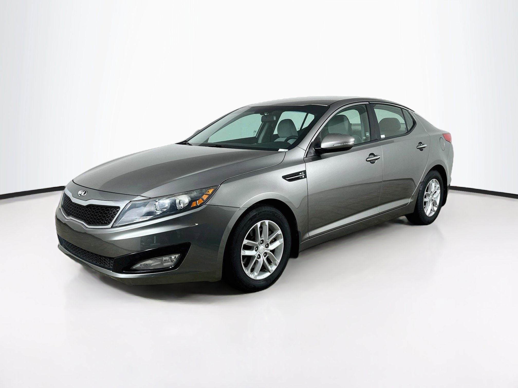 Used 2013 Kia Optima LX FWD image 3