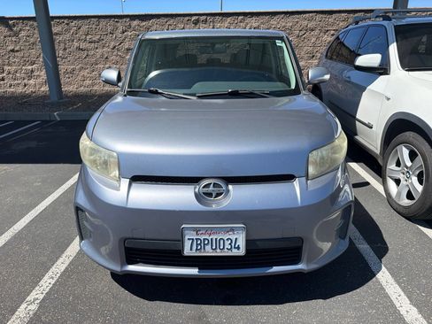 Used 2012 Scion xB FWD image 3