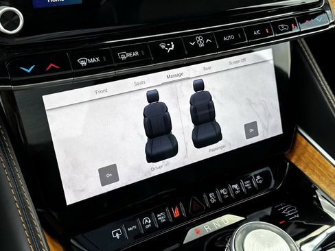 Used 2024 Jeep Grand Wagoneer L Series III image 20