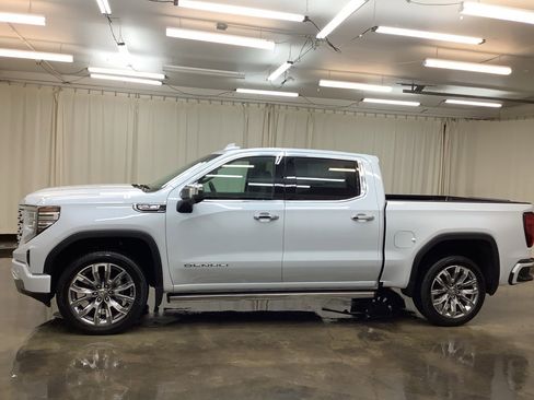 New 2026 GMC Sierra 1500 Denali w/ Denali Reserve Package image 12