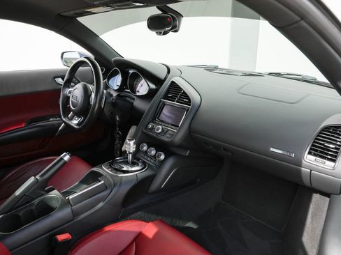 Used 2014 Audi R8 V8 w/ Enhanced Leather Package AWD/4WD image 20